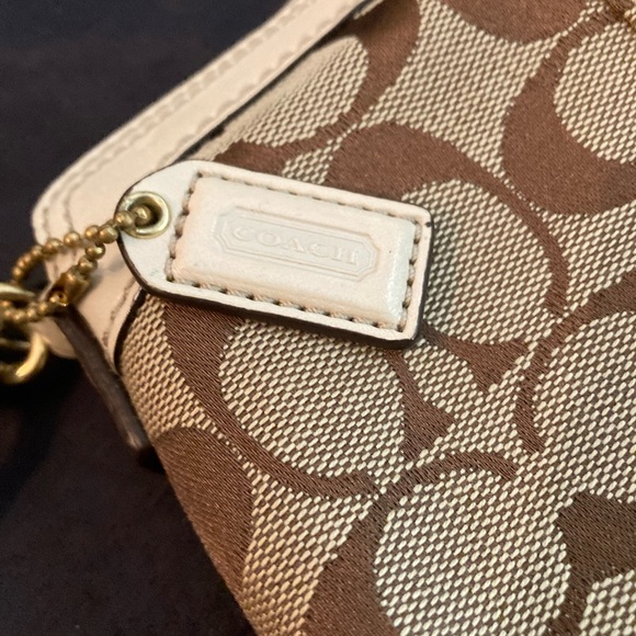 Vintage Coach Turn Lock Top Wristlet - Picture 7 of 7